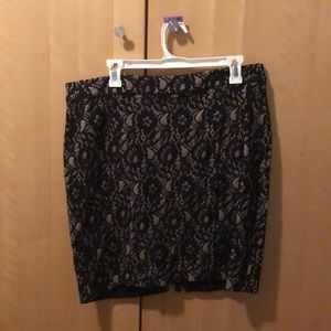 Lace skirt